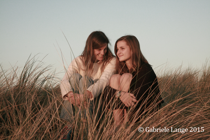 Mother daughter portrait by the beach. © Gabriele Lange 2015